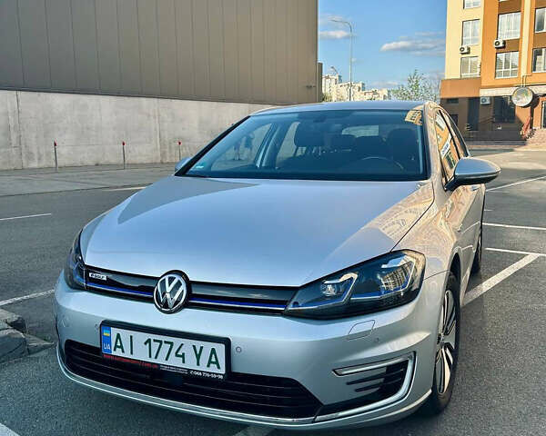 Серый Фольксваген e-Golf, объемом двигателя 0 л и пробегом 77 тыс. км за 17500 $, фото 1 на Automoto.ua