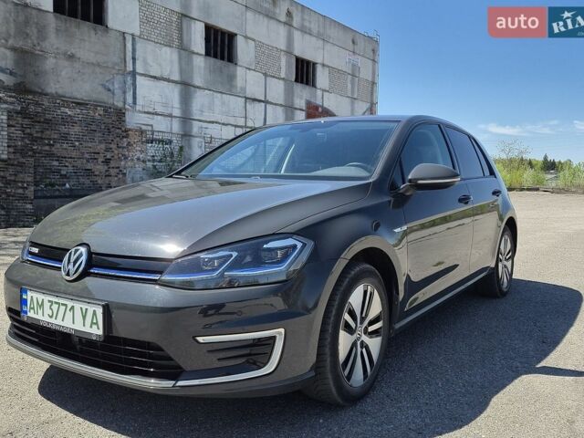 Серый Фольксваген e-Golf, объемом двигателя 0 л и пробегом 126 тыс. км за 12500 $, фото 1 на Automoto.ua