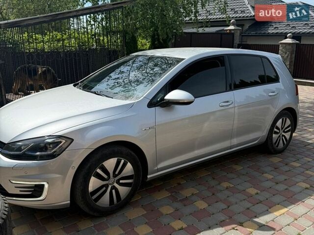 Серый Фольксваген e-Golf, объемом двигателя 0 л и пробегом 78 тыс. км за 13500 $, фото 1 на Automoto.ua