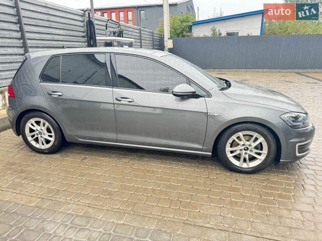 Серый Фольксваген e-Golf, объемом двигателя 0 л и пробегом 89 тыс. км за 15500 $, фото 1 на Automoto.ua
