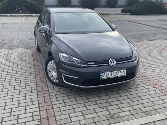 Серый Фольксваген e-Golf, объемом двигателя 0 л и пробегом 84 тыс. км за 14500 $, фото 1 на Automoto.ua