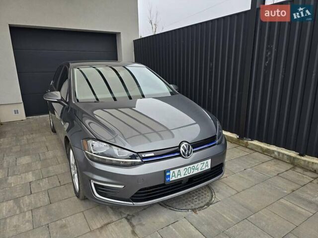 Серый Фольксваген e-Golf, объемом двигателя 0 л и пробегом 102 тыс. км за 14700 $, фото 1 на Automoto.ua