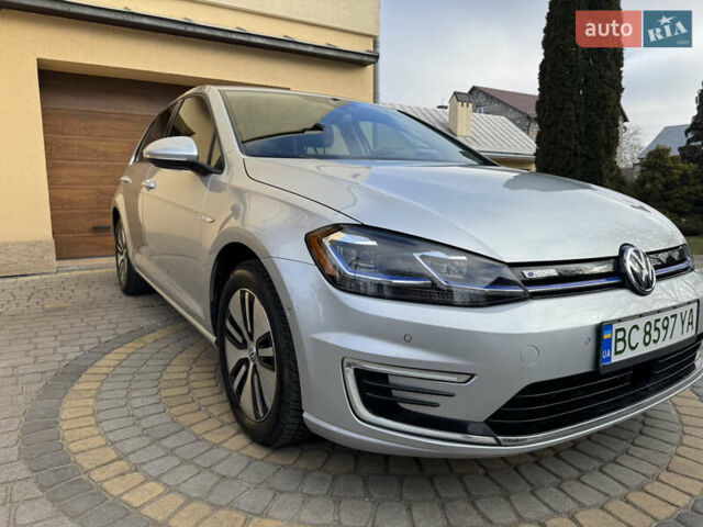 Серый Фольксваген e-Golf, объемом двигателя 0 л и пробегом 72 тыс. км за 13950 $, фото 1 на Automoto.ua