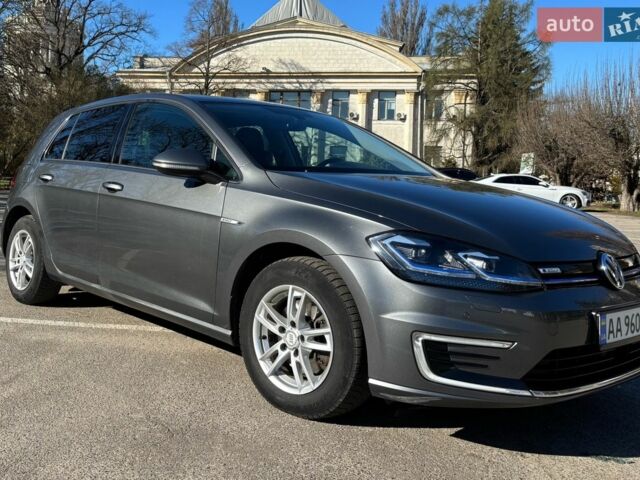 Серый Фольксваген e-Golf, объемом двигателя 0 л и пробегом 121 тыс. км за 14200 $, фото 1 на Automoto.ua