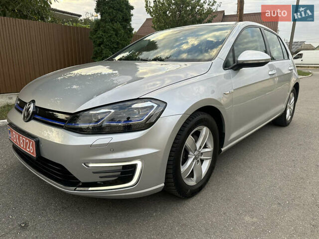 Серый Фольксваген e-Golf, объемом двигателя 0 л и пробегом 66 тыс. км за 13500 $, фото 1 на Automoto.ua