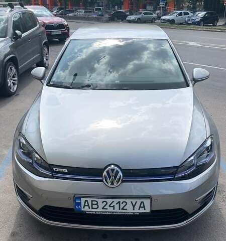 Серый Фольксваген e-Golf, объемом двигателя 0 л и пробегом 89 тыс. км за 15200 $, фото 1 на Automoto.ua