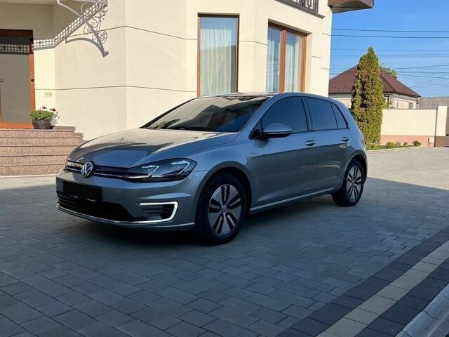 Серый Фольксваген e-Golf, объемом двигателя 0 л и пробегом 150 тыс. км за 13999 $, фото 1 на Automoto.ua