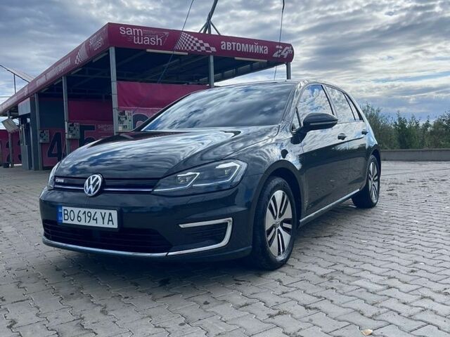 Серый Фольксваген e-Golf, объемом двигателя 0 л и пробегом 188 тыс. км за 13300 $, фото 1 на Automoto.ua