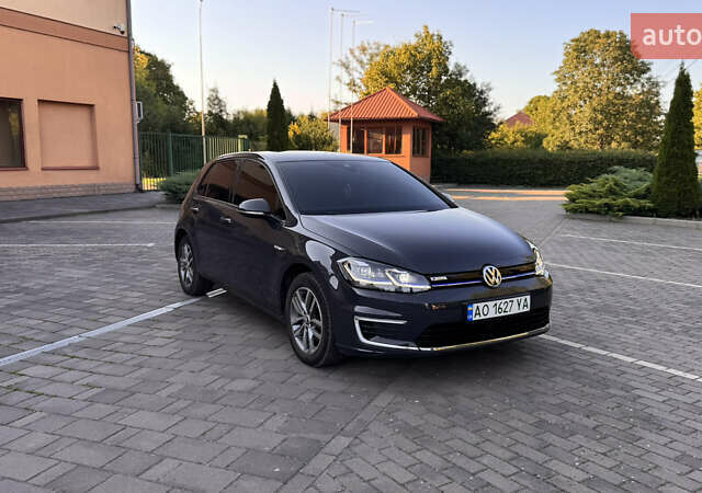 Серый Фольксваген e-Golf, объемом двигателя 0 л и пробегом 96 тыс. км за 15300 $, фото 1 на Automoto.ua