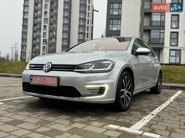 Серый Фольксваген e-Golf, объемом двигателя 0 л и пробегом 91 тыс. км за 15099 $, фото 1 на Automoto.ua