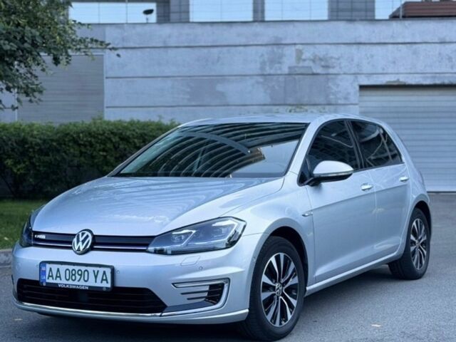 Серый Фольксваген e-Golf, объемом двигателя 0 л и пробегом 81 тыс. км за 15000 $, фото 1 на Automoto.ua