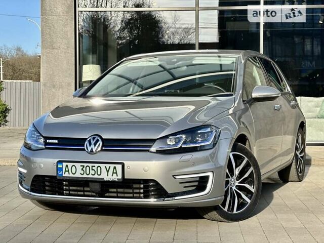 Серый Фольксваген e-Golf, объемом двигателя 0 л и пробегом 5 тыс. км за 20500 $, фото 1 на Automoto.ua