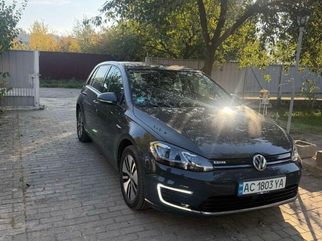 Серый Фольксваген e-Golf, объемом двигателя 0 л и пробегом 66 тыс. км за 14500 $, фото 1 на Automoto.ua