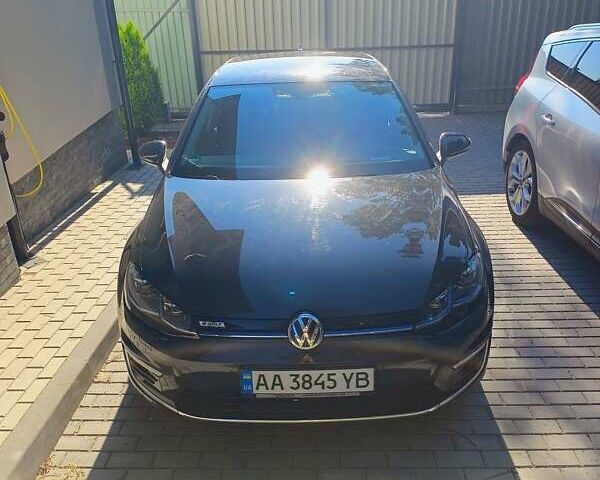 Серый Фольксваген e-Golf, объемом двигателя 0 л и пробегом 59 тыс. км за 16500 $, фото 1 на Automoto.ua