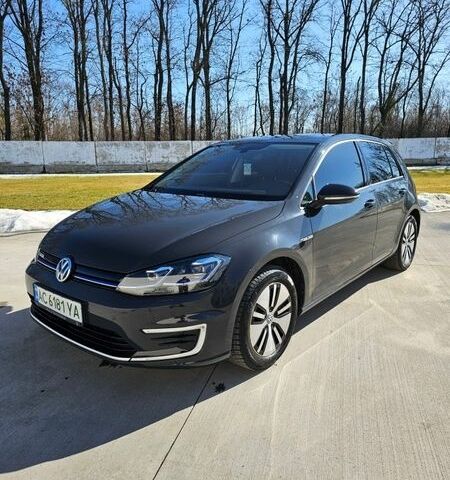 Серый Фольксваген e-Golf, объемом двигателя 0 л и пробегом 133 тыс. км за 15500 $, фото 1 на Automoto.ua