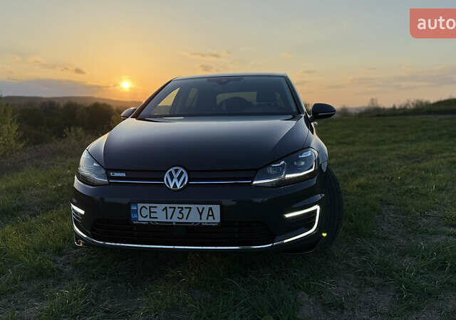 Серый Фольксваген e-Golf, объемом двигателя 0 л и пробегом 46 тыс. км за 15000 $, фото 1 на Automoto.ua