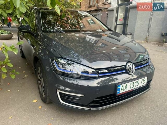 Серый Фольксваген e-Golf, объемом двигателя 0 л и пробегом 49 тыс. км за 17500 $, фото 1 на Automoto.ua