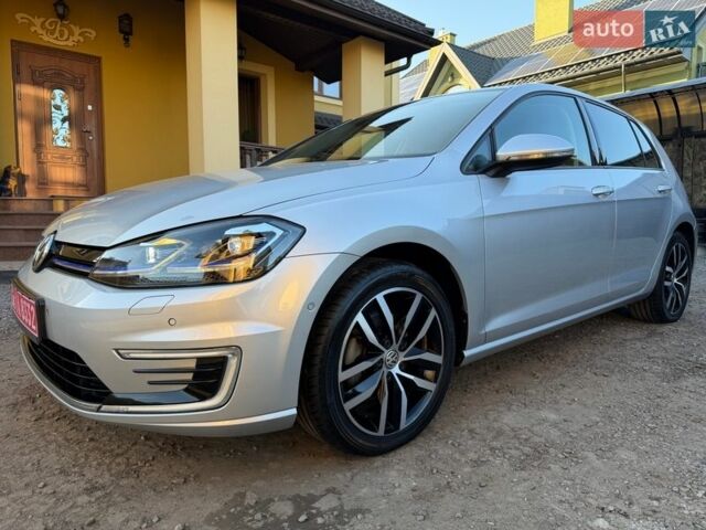 Серый Фольксваген e-Golf, объемом двигателя 0 л и пробегом 90 тыс. км за 13950 $, фото 1 на Automoto.ua