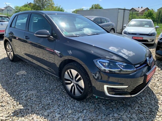 Серый Фольксваген e-Golf, объемом двигателя 0 л и пробегом 38 тыс. км за 14300 $, фото 1 на Automoto.ua