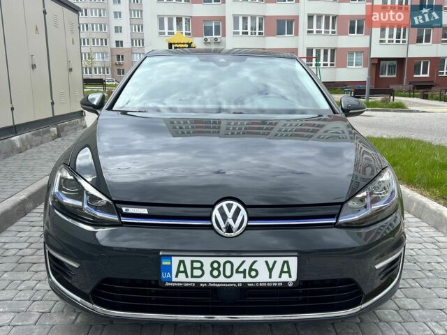 Серый Фольксваген e-Golf, объемом двигателя 0 л и пробегом 57 тыс. км за 16500 $, фото 1 на Automoto.ua