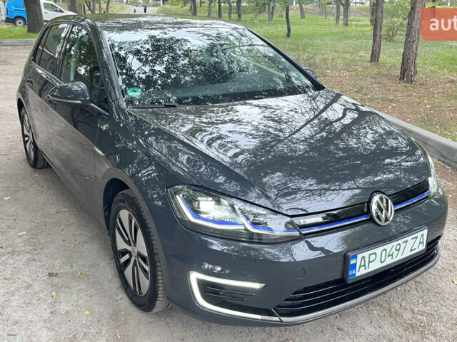 Серый Фольксваген e-Golf, объемом двигателя 0 л и пробегом 66 тыс. км за 15500 $, фото 1 на Automoto.ua