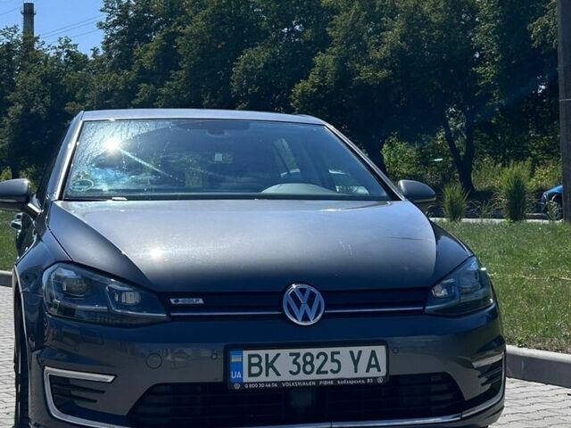 Сірий Фольксваген e-Golf, об'ємом двигуна 0 л та пробігом 900 тис. км за 13500 $, фото 1 на Automoto.ua