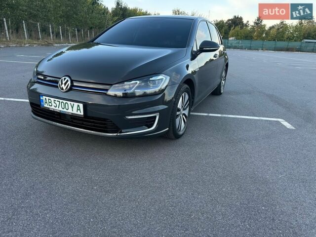 Серый Фольксваген e-Golf, объемом двигателя 0 л и пробегом 44 тыс. км за 16000 $, фото 1 на Automoto.ua