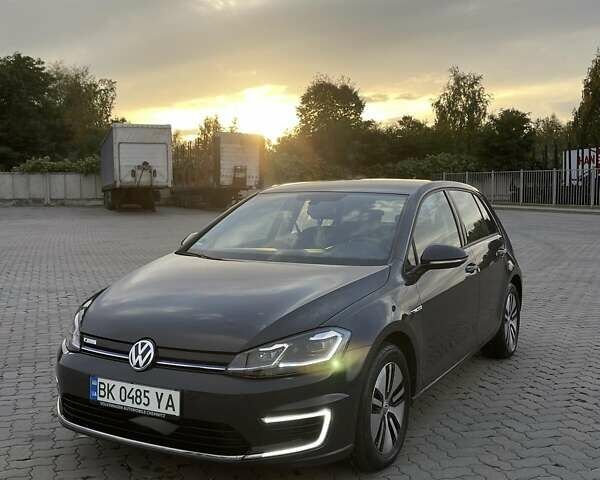 Сірий Фольксваген e-Golf, об'ємом двигуна 0 л та пробігом 43 тис. км за 13000 $, фото 1 на Automoto.ua