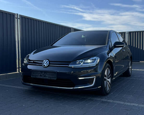 Серый Фольксваген e-Golf, объемом двигателя 0 л и пробегом 77 тыс. км за 13500 $, фото 1 на Automoto.ua