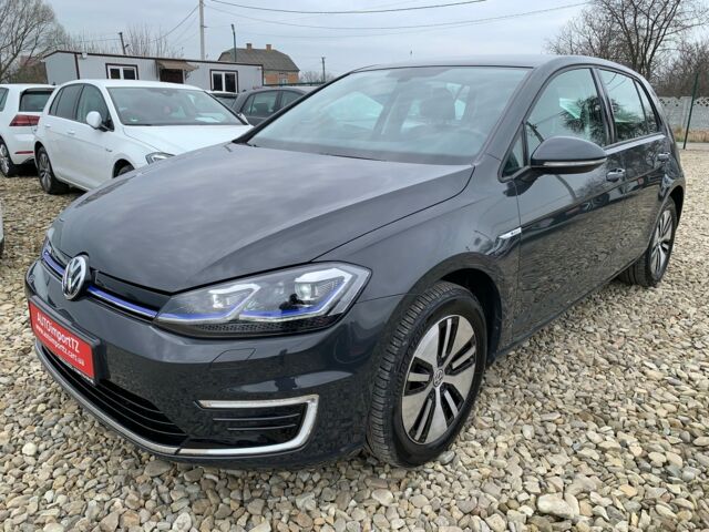 Серый Фольксваген e-Golf, объемом двигателя 0 л и пробегом 53 тыс. км за 14900 $, фото 1 на Automoto.ua