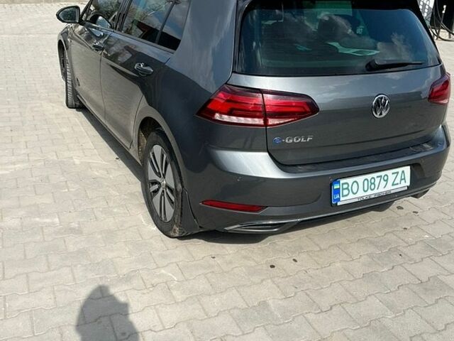 Серый Фольксваген e-Golf, объемом двигателя 0 л и пробегом 68 тыс. км за 15500 $, фото 1 на Automoto.ua