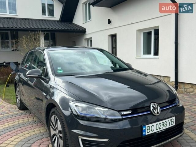 Серый Фольксваген e-Golf, объемом двигателя 0 л и пробегом 53 тыс. км за 14200 $, фото 1 на Automoto.ua