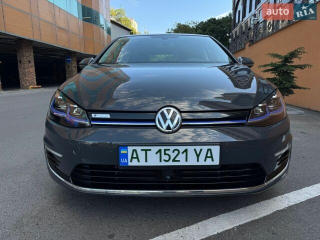 Серый Фольксваген e-Golf, объемом двигателя 0 л и пробегом 50 тыс. км за 14900 $, фото 1 на Automoto.ua