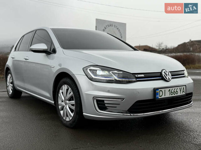 Серый Фольксваген e-Golf, объемом двигателя 0 л и пробегом 49 тыс. км за 14900 $, фото 1 на Automoto.ua