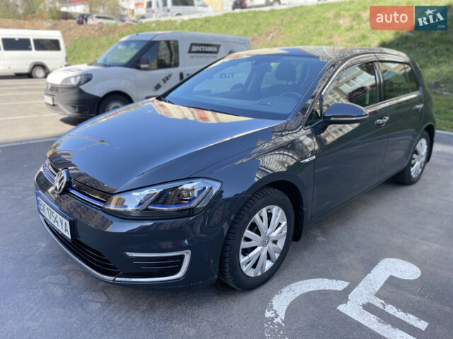 Серый Фольксваген e-Golf, объемом двигателя 0 л и пробегом 53 тыс. км за 15300 $, фото 1 на Automoto.ua