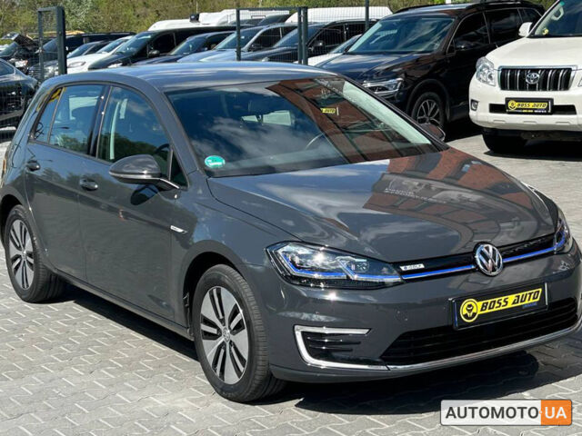 Серый Фольксваген e-Golf, объемом двигателя 36 л и пробегом 80 тыс. км за 15600 $, фото 1 на Automoto.ua