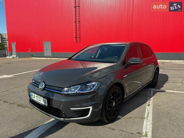 Сірий Фольксваген e-Golf, об'ємом двигуна 0 л та пробігом 63 тис. км за 17600 $, фото 1 на Automoto.ua