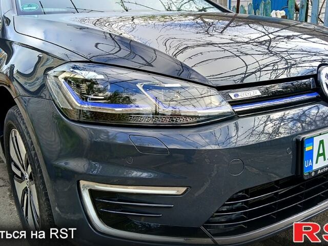 Серый Фольксваген e-Golf, объемом двигателя 0 л и пробегом 29 тыс. км за 16300 $, фото 1 на Automoto.ua