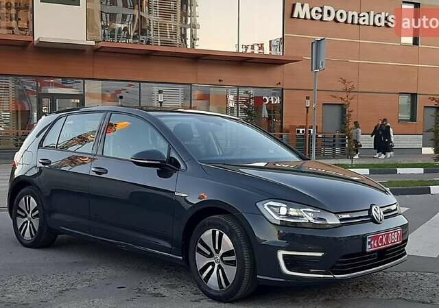 Серый Фольксваген e-Golf, объемом двигателя 0 л и пробегом 140 тыс. км за 12300 $, фото 1 на Automoto.ua