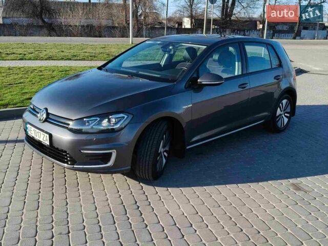 Серый Фольксваген e-Golf, объемом двигателя 0 л и пробегом 67 тыс. км за 15500 $, фото 1 на Automoto.ua