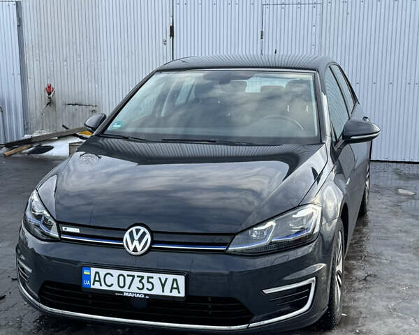 Серый Фольксваген e-Golf, объемом двигателя 0 л и пробегом 75 тыс. км за 15000 $, фото 1 на Automoto.ua