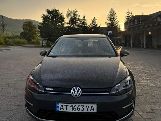 Серый Фольксваген e-Golf, объемом двигателя 0 л и пробегом 51 тыс. км за 16300 $, фото 1 на Automoto.ua