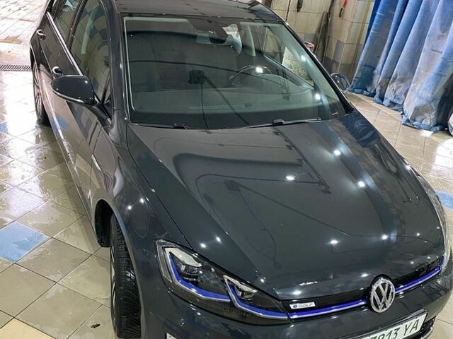 Сірий Фольксваген e-Golf, об'ємом двигуна 0 л та пробігом 62 тис. км за 15700 $, фото 1 на Automoto.ua