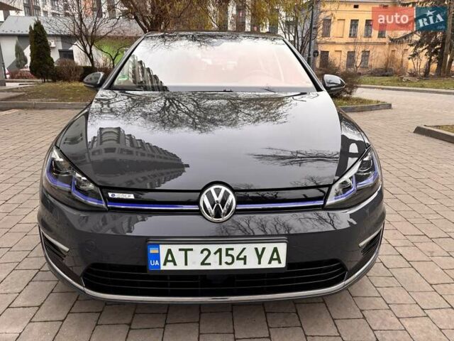 Серый Фольксваген e-Golf, объемом двигателя 0 л и пробегом 60 тыс. км за 16900 $, фото 1 на Automoto.ua