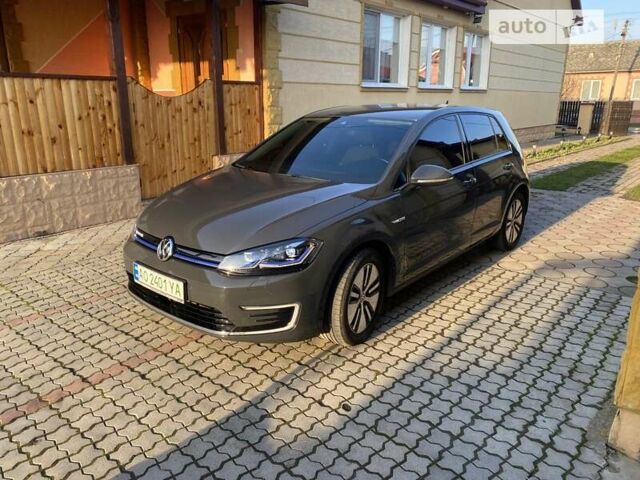 Серый Фольксваген e-Golf, объемом двигателя 0 л и пробегом 56 тыс. км за 17250 $, фото 1 на Automoto.ua