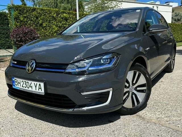 Серый Фольксваген e-Golf, объемом двигателя 0 л и пробегом 43 тыс. км за 14900 $, фото 1 на Automoto.ua