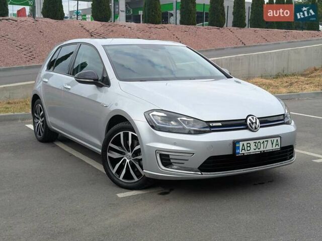 Серый Фольксваген e-Golf, объемом двигателя 0 л и пробегом 29 тыс. км за 14800 $, фото 1 на Automoto.ua