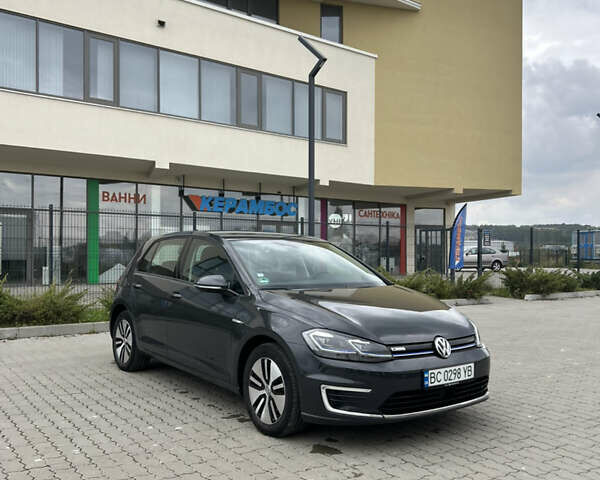 Серый Фольксваген e-Golf, объемом двигателя 0 л и пробегом 45 тыс. км за 14800 $, фото 1 на Automoto.ua