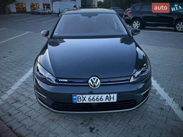 Серый Фольксваген e-Golf, объемом двигателя 0 л и пробегом 64 тыс. км за 15600 $, фото 1 на Automoto.ua
