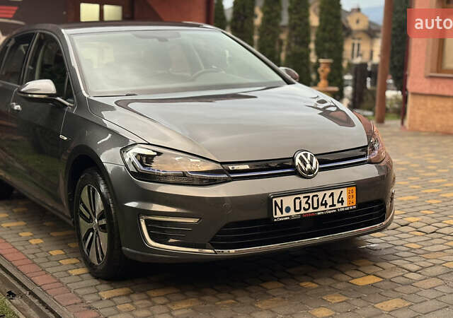 Серый Фольксваген e-Golf, объемом двигателя 0 л и пробегом 145 тыс. км за 12900 $, фото 1 на Automoto.ua